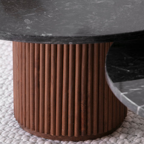Ensemble de Deux Tables Basses en Marbre Noir et Bois Massif Sculpté