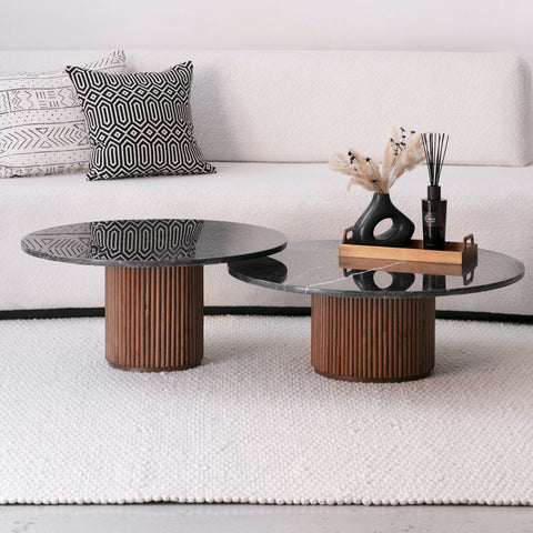 Ensemble de Deux Tables Basses en Marbre Noir et Bois Massif Sculpté