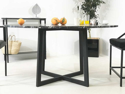 Table ronde en marbre/granit – Pied central pour un style épuré
