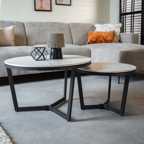 Table basse au look industriel avec plateau en marbre blanc