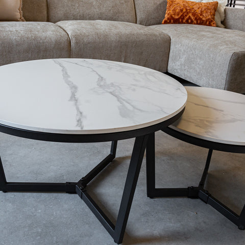 Table basse au look industriel avec plateau en marbre blanc