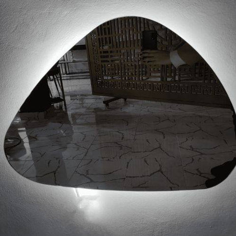 Miroir Salle de Bain Design LUNERA – Forme Élégante et Finition Contemporaine