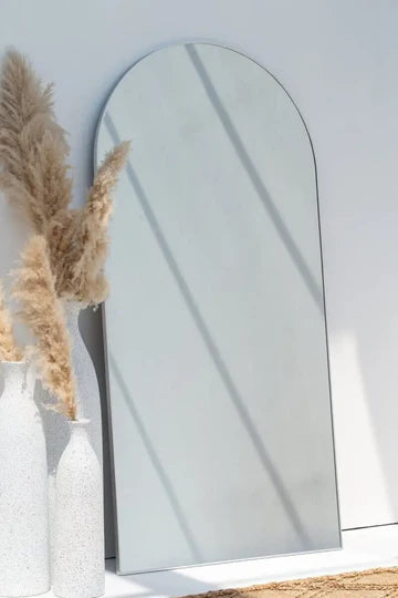 Miroir Mural Grand Format – Forme Arquée et Design Minimaliste