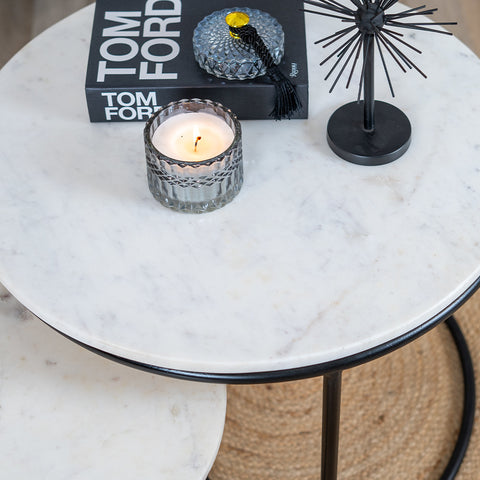 Table basse en marbre blanc style industriel