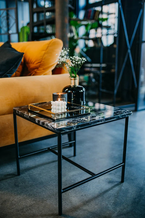 Table en Marbre Noir – Élégance Intemporelle et Finition Haut de Gamme