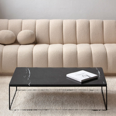 Table Basse Rectangulaire – Piètement Noir et Plateau en Marbre (Plusieurs Dimensions)