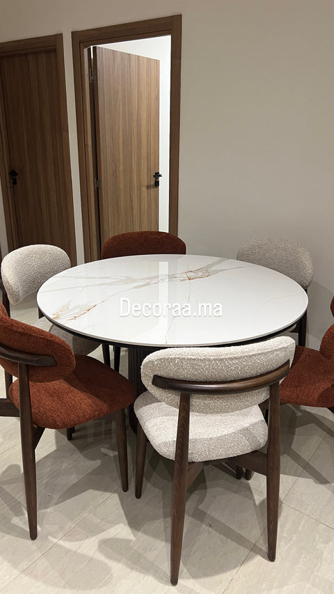 VECCIA – Table à manger ronde en céramique avec socle en bardage et 6 chaises en bois