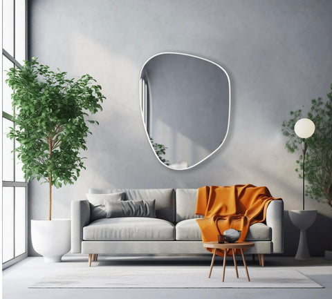 Miroir cerclé d’un cadre en métal