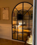 Miroir mural voûté inspiré des fenêtres architecturales