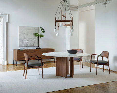 Table LORVENA – Plateau en Céramique & 3 Socles en Latte Massif Plaqué Noyer