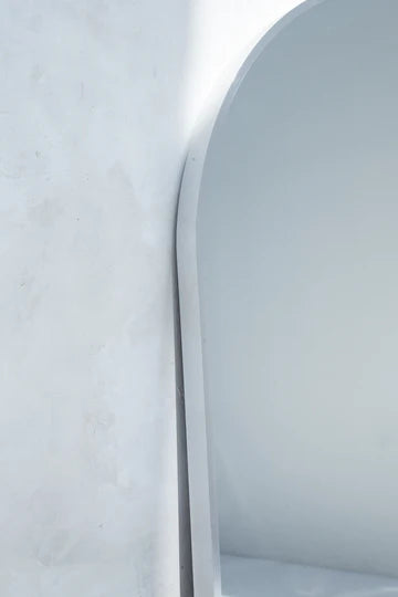 Miroir Mural Grand Format – Forme Arquée et Design Minimaliste