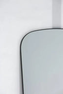 Miroir XXL à Contours Ondulés – Grand Format et Design Raffiné