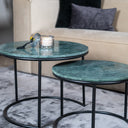 Table basse style industriel avec plateau en marbre vert