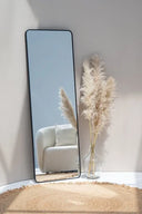 Miroir Noir Élancé – Forme Rectangulaire et Finition Épurée