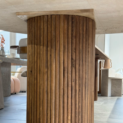 Table à Manger en Travertin Premium & Bois Massif – Design Naturel d’Exception | SEQUORA