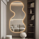 Grand miroir mural LED rétro-éclairé asymétrique ondulé ÉVÉLINA