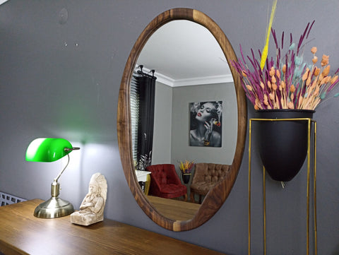 Miroir décoratif ovale inspiré du design des années 50