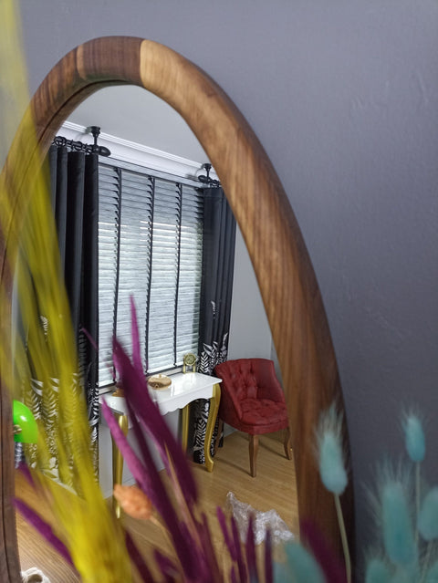 Miroir décoratif ovale inspiré du design des années 50