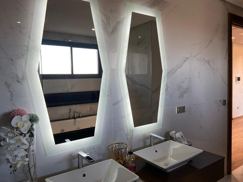 Miroir lumineux LED pour salon professionnel – Format 150 x 70 cm