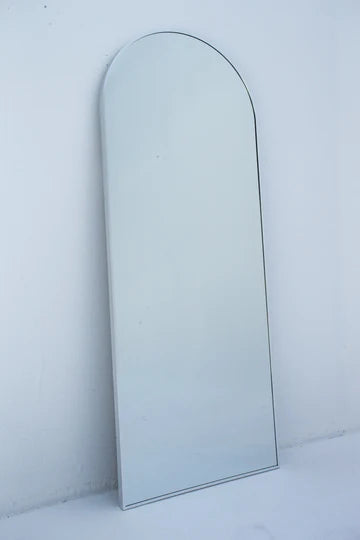 Miroir Mural Grand Format – Forme Arquée et Design Minimaliste