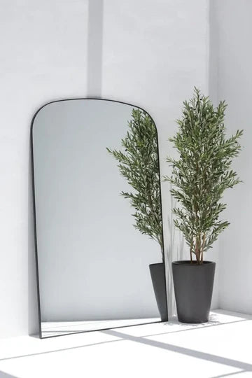 Miroir XXL à Contours Ondulés – Grand Format et Design Raffiné